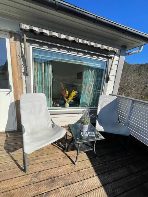 Apartment Lovely 2 Bedroom With Free Parking *