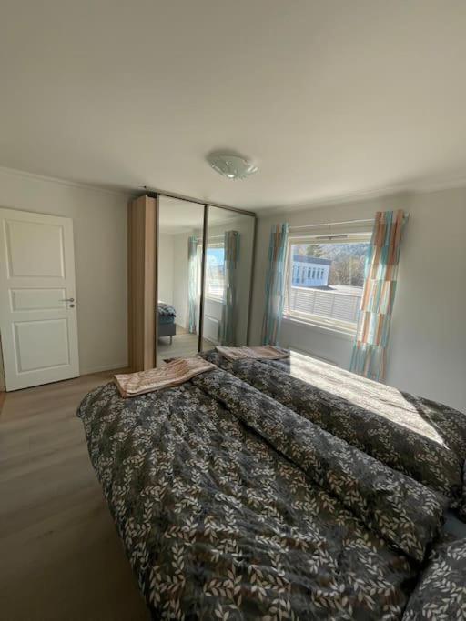 Lovely 2 Bedroom With Free Parking *