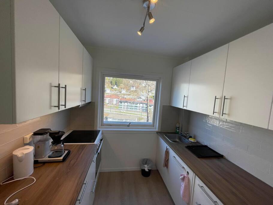 Apartment Lovely 2 Bedroom With Free Parking Bergen