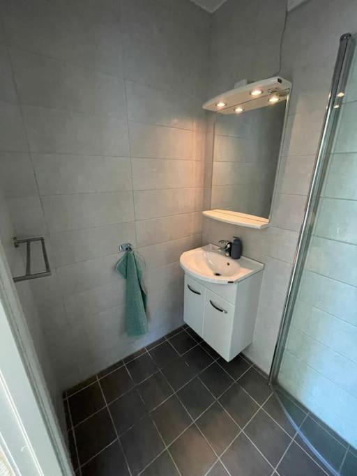 Lovely 2 Bedroom With Free Parking