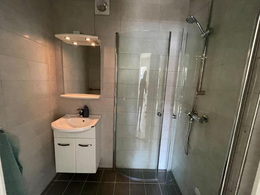 Lovely 2 Bedroom With Free Parking Bergen