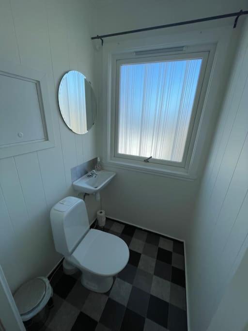 Lovely 2 Bedroom With Free Parking *