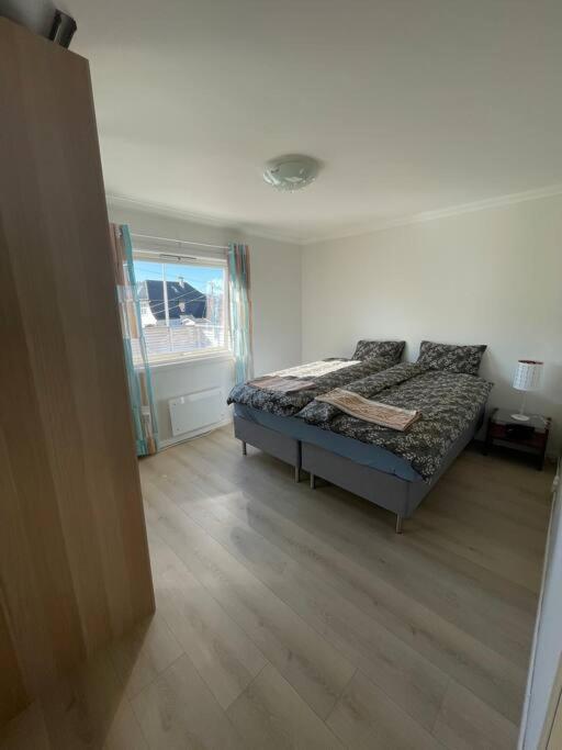 Lovely 2 Bedroom With Free Parking * Bergen