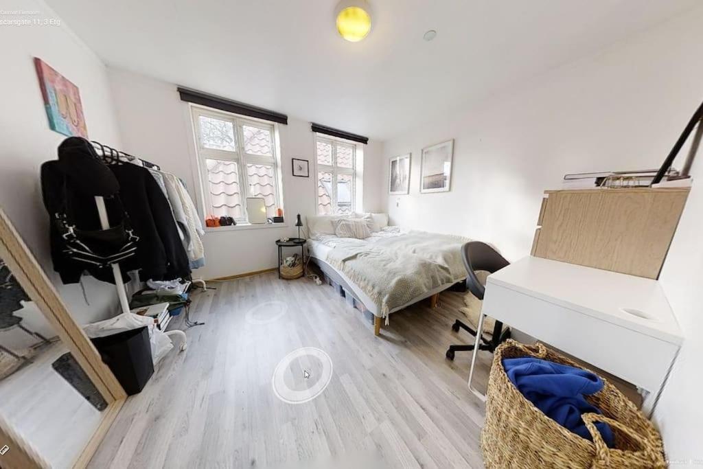 Spacious, 1 Minute From Bryggen! Apartment