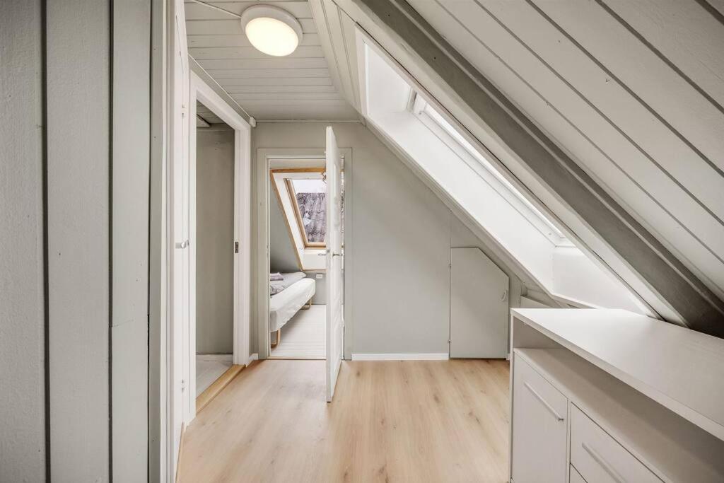 Dinbnb Homes I 4-bedroom Historical House In Romantic Surroundings Holiday home Bergen