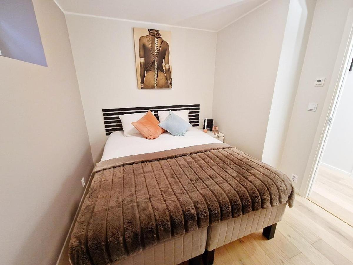 Ibsens Apartment *