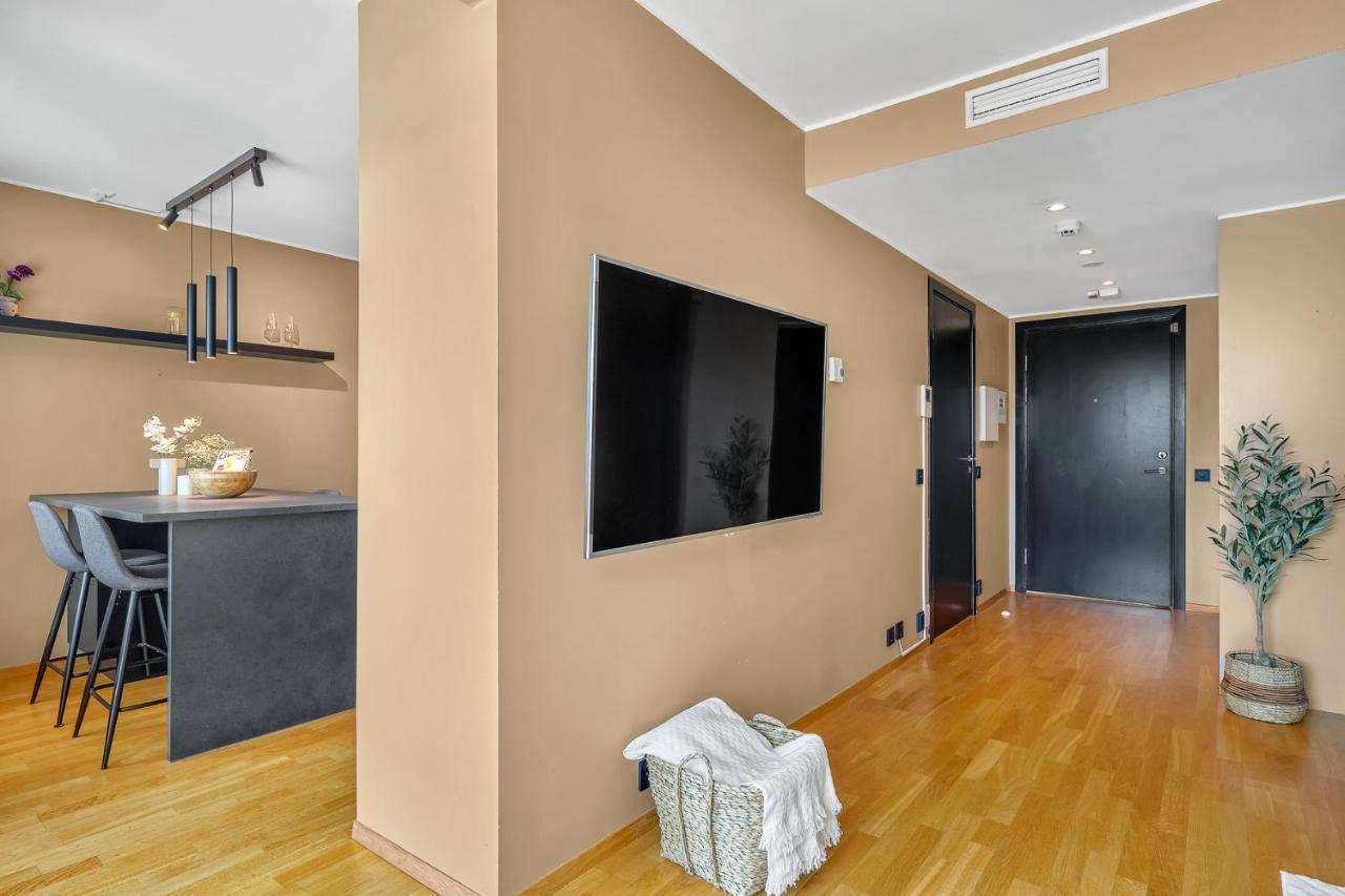 Apartment Sea-kissed Elegance: Your City Retreat