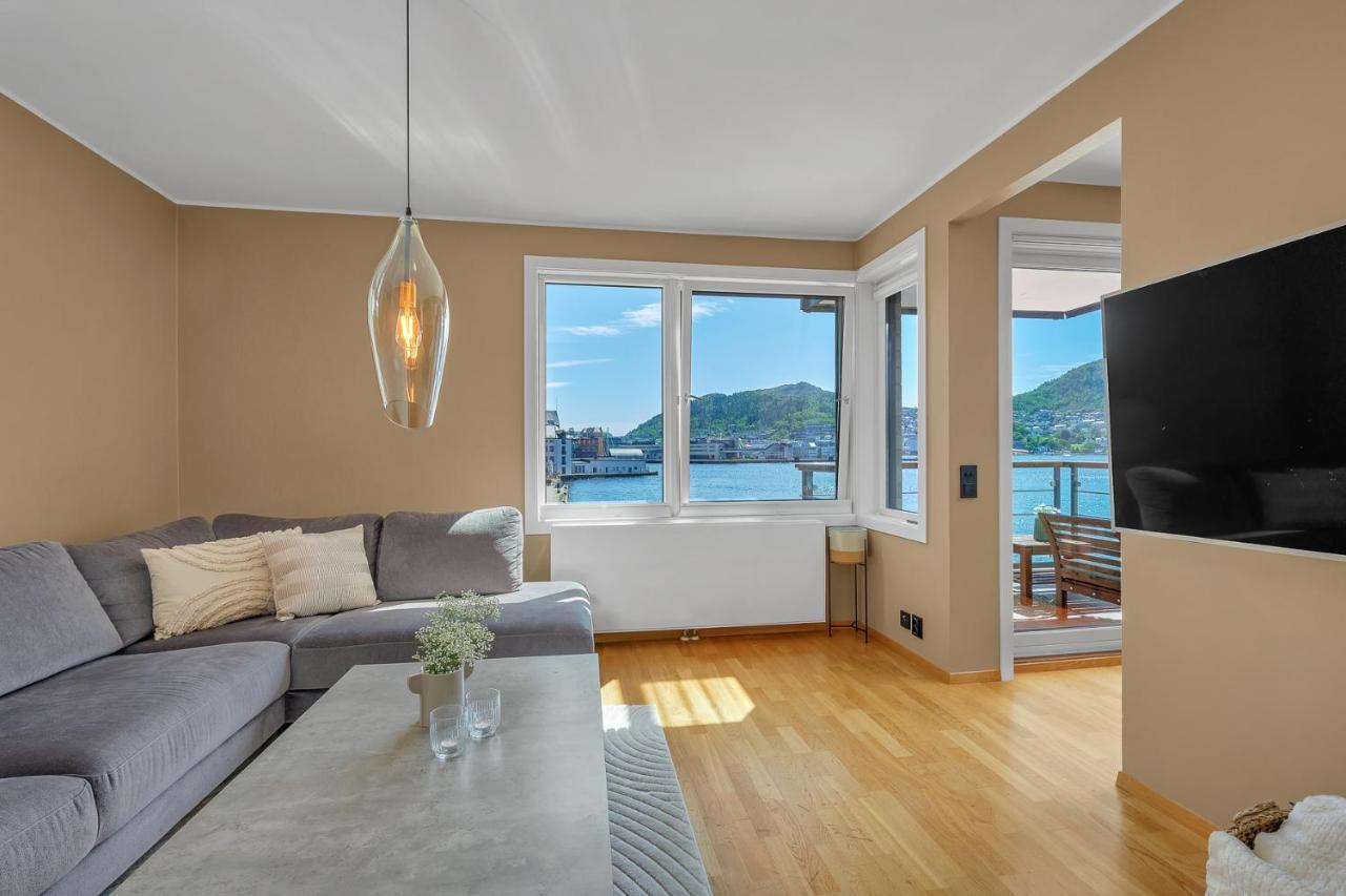 Sea-kissed Elegance: Your City Retreat *