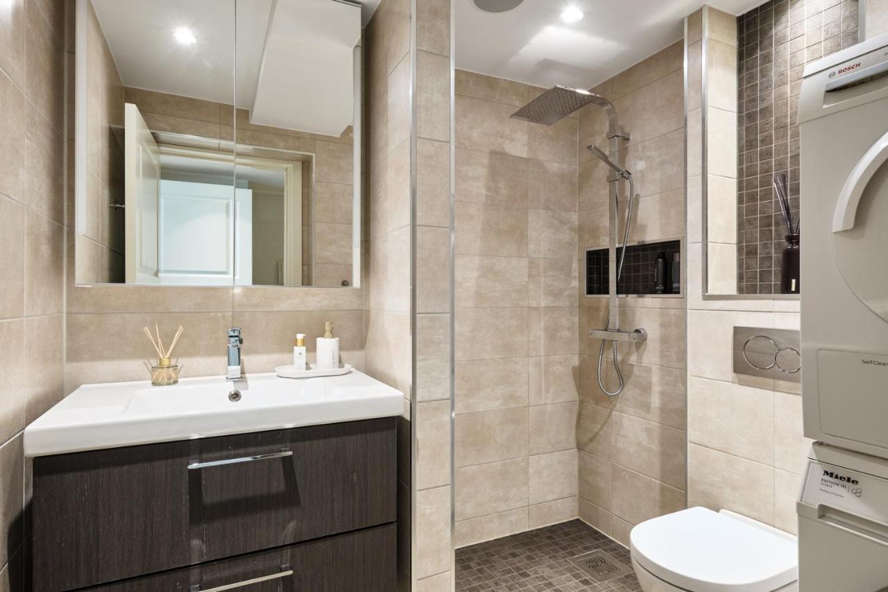 Luxurious In The Heart Of Apartment *