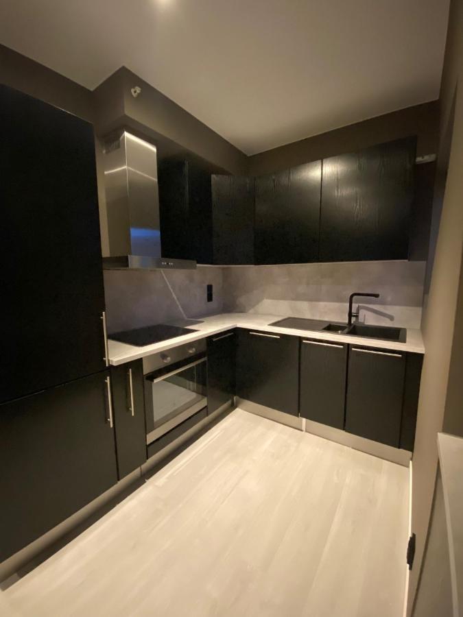 Penthouse With Private Balcony In The City Centre Of Apartment *