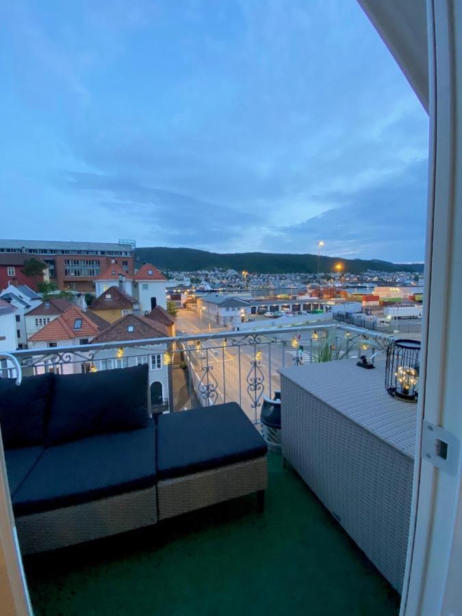 Apartment Penthouse With Private Balcony In The City Centre Of *