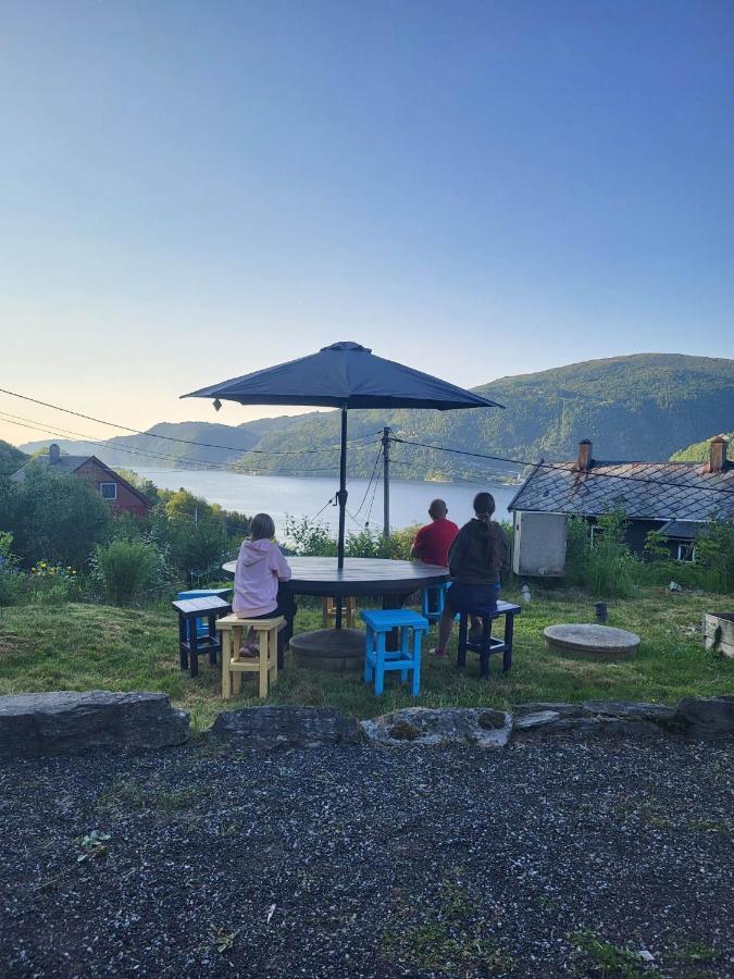 Bo Landlig, Sentralt Utenfor Campsite Bergen