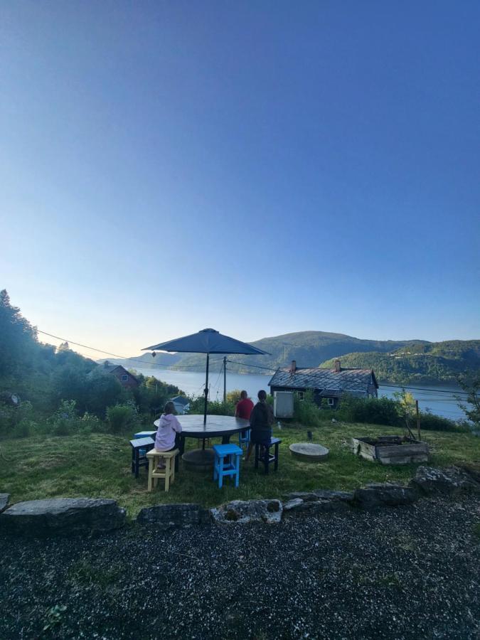 Nydelig Beliggenhet, Fjord Utsikt - Elegant Rom Guest house