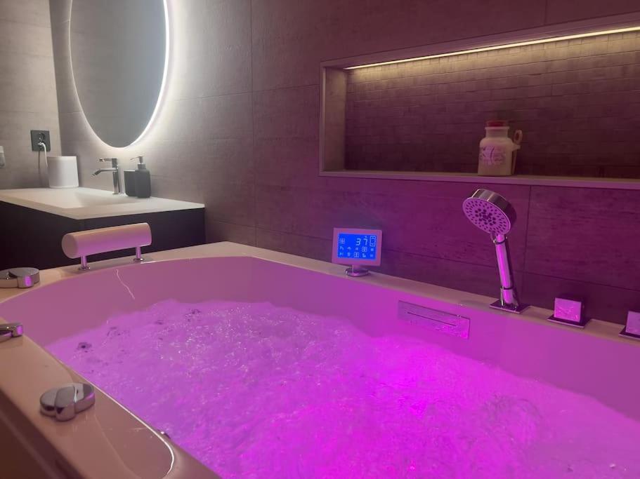 Sjoutsikt, Jacuzzi Og Solfylt Apartamento *