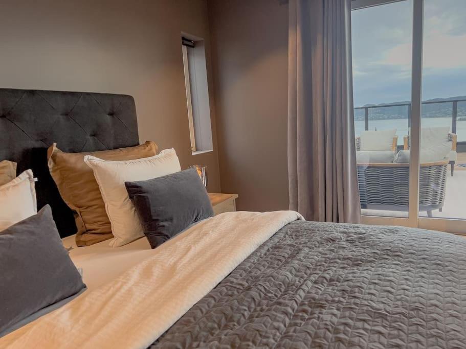 Apartamento Sjoutsikt, Jacuzzi Og Solfylt *