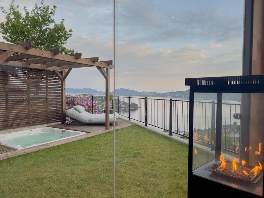 Sjoutsikt, Jacuzzi Og Solfylt