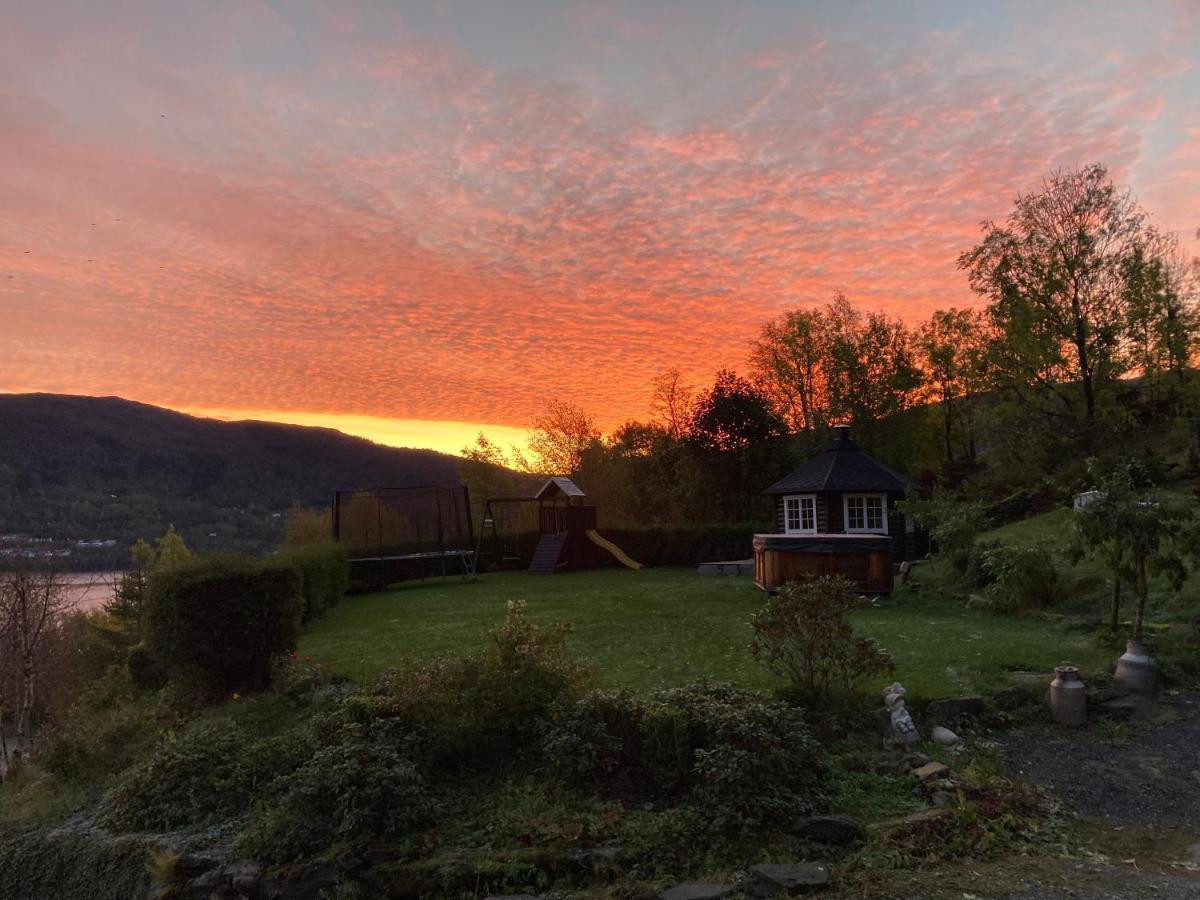 Landlig, Nydelig Og Fjord Utsikt - Sentralt Bergen