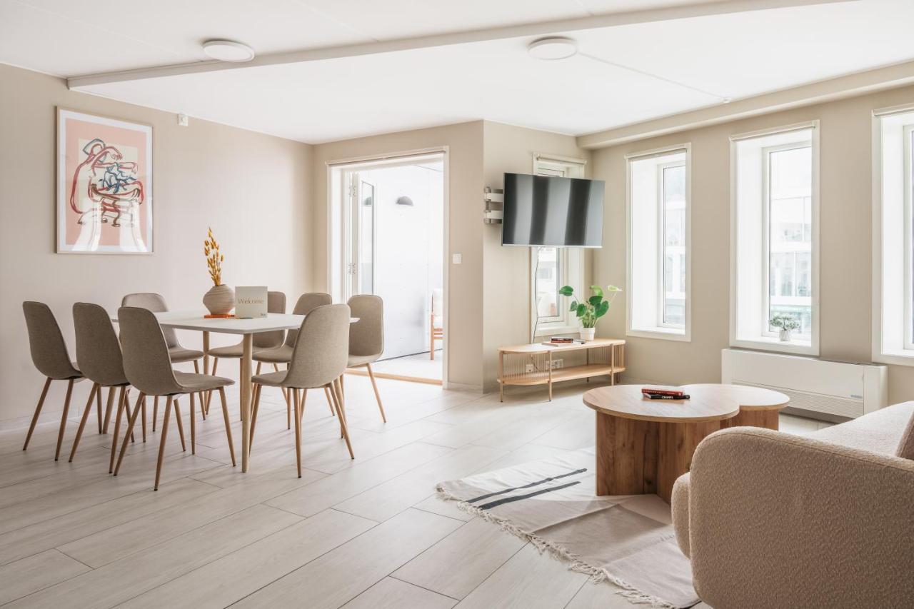 L Urban - Spacious With Private Terrace Apartment *
