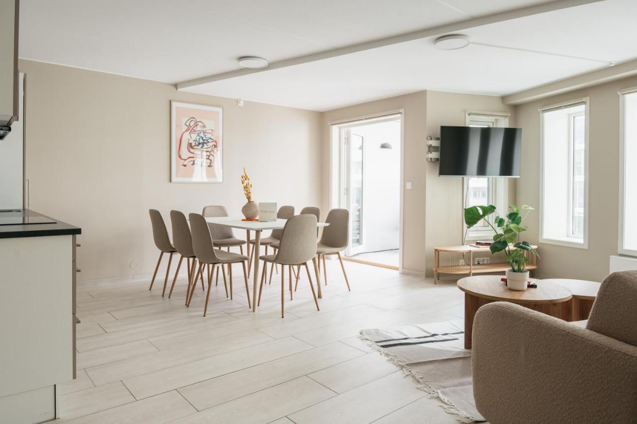 L Urban - Spacious With Private Terrace Apartment *