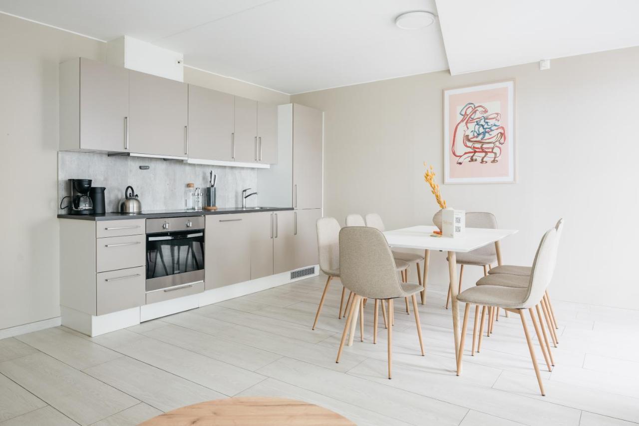 L Urban - Spacious With Private Terrace