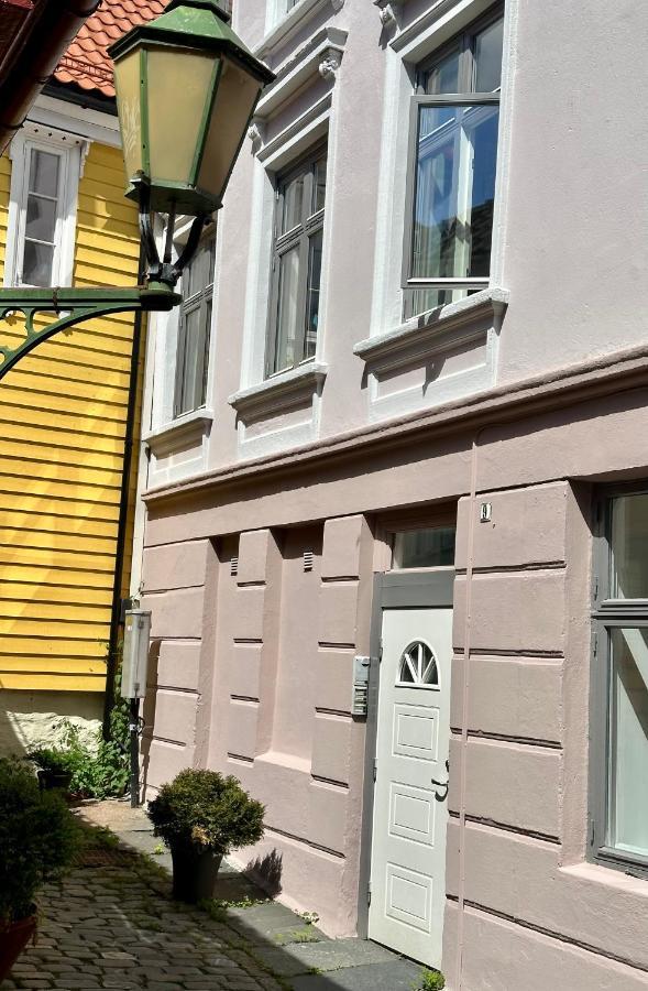 Knosesmauet * Bergen