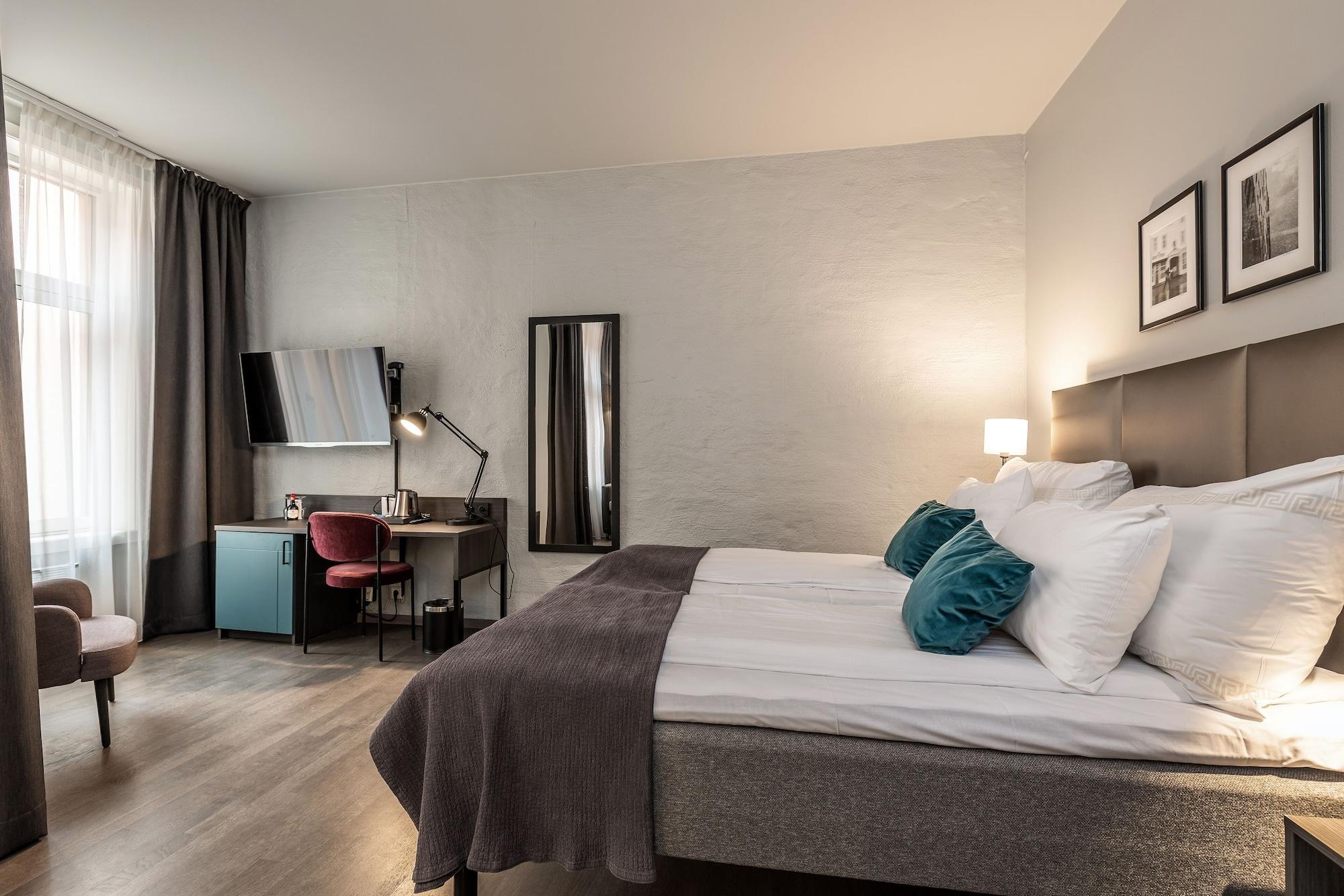 Clarion Admiral Hotel