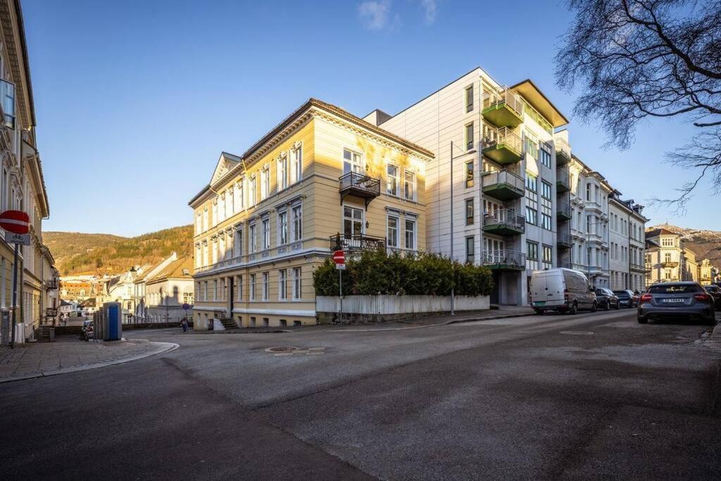 Luxurious Retreat In The Middle Of Center Apartment Bergen
