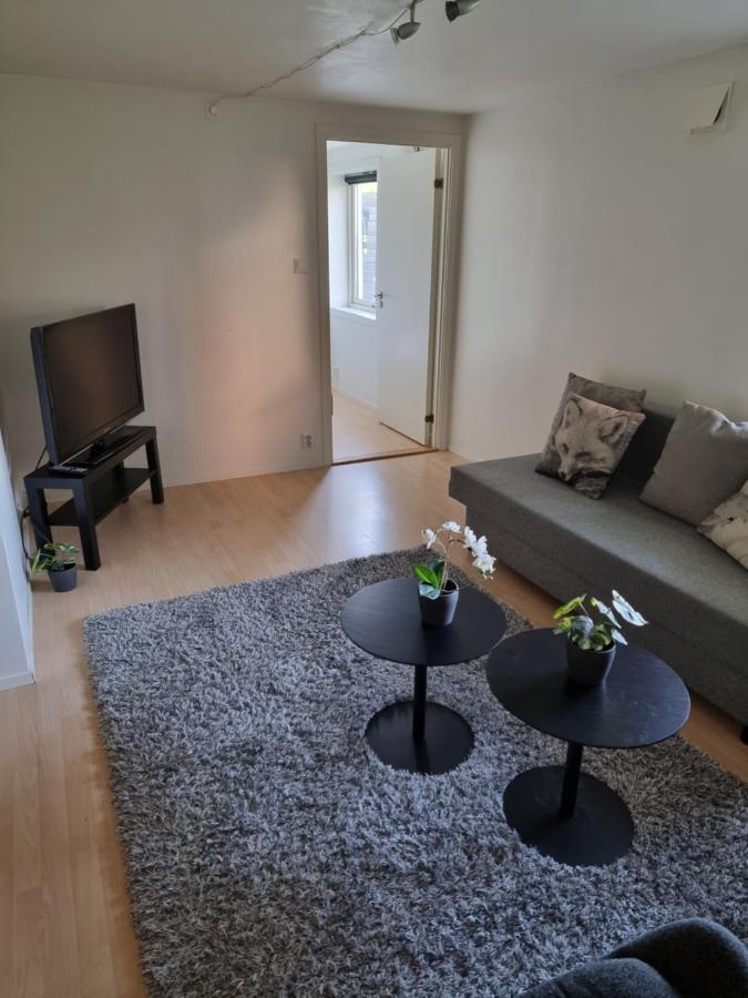 7 Min From The Airport
