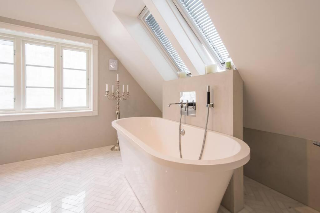 Beautiful Townhouse Super Central In - 4 Bedrooms 8 Guests *