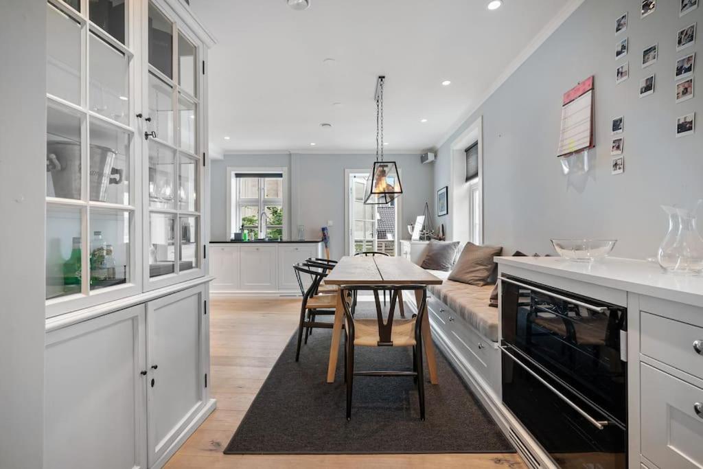 Beautiful Townhouse Super Central In - 4 Bedrooms 8 Guests Villa *