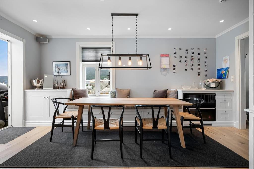 Villa Beautiful Townhouse Super Central In - 4 Bedrooms 8 Guests Bergen