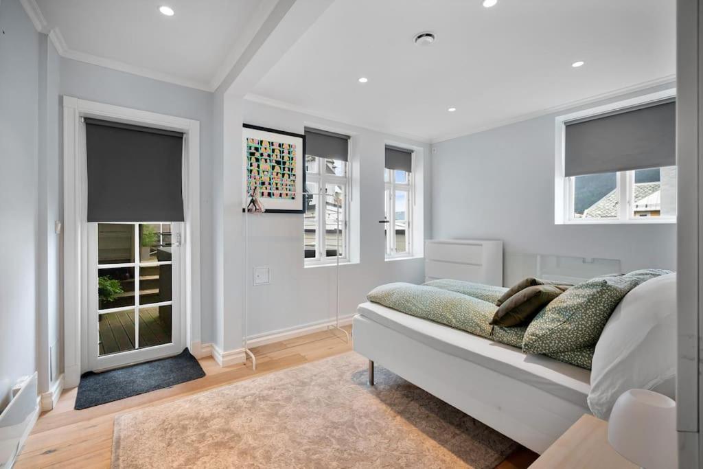Beautiful Townhouse Super Central In - 4 Bedrooms 8 Guests Bergen