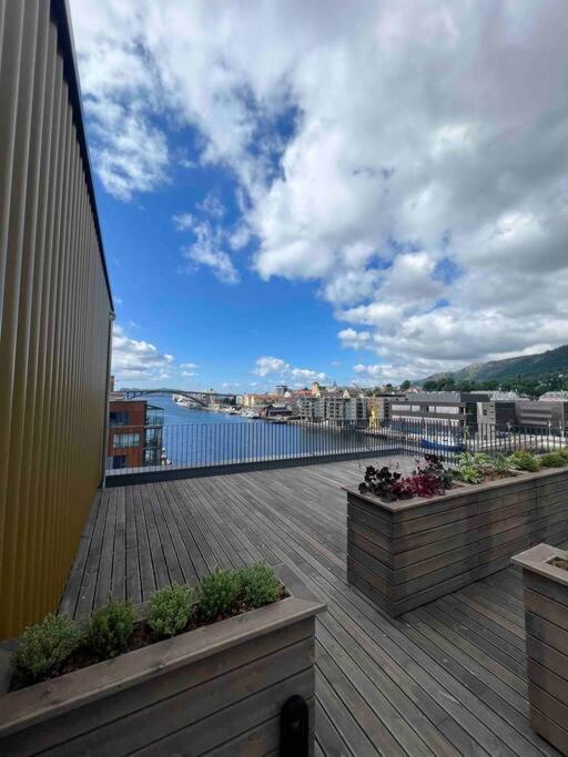 Apartment Sentrums-naer Med Sjoutsikt
