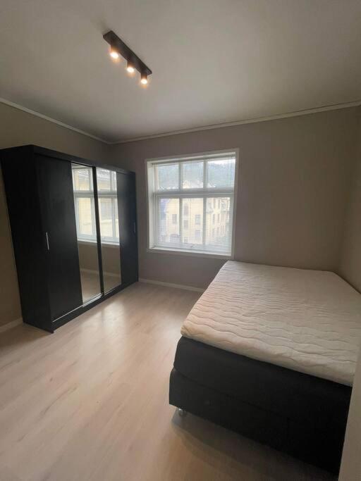 Apartment Newly Renovated Centrally Located In Bergen