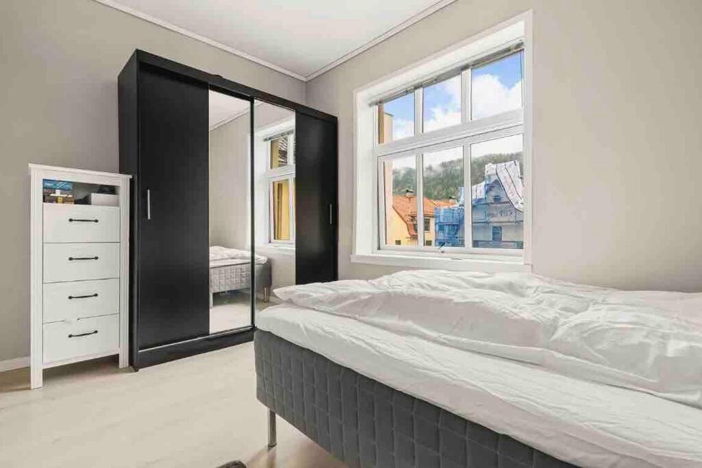 Apartment Newly Renovated Centrally Located In Bergen