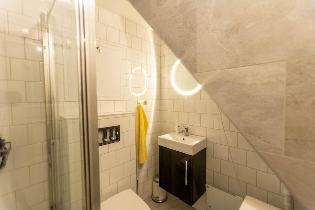 Holiday home Dinbnb Homes I Cozy Cellar In Historical Cobblestone Street
