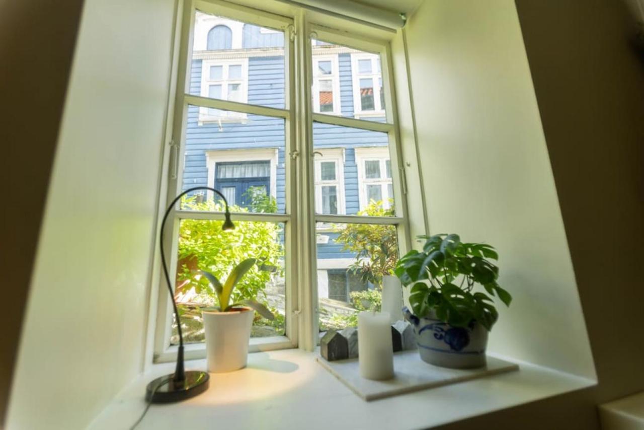 Dinbnb Homes I Cozy Cellar In Historical Cobblestone Street