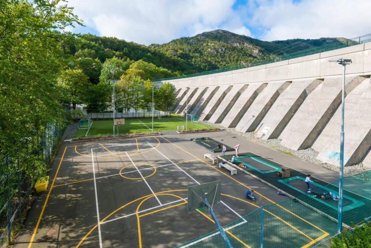 Dinbnb I Family-friendly & Spacious 2-bedroom With Parking Holiday home