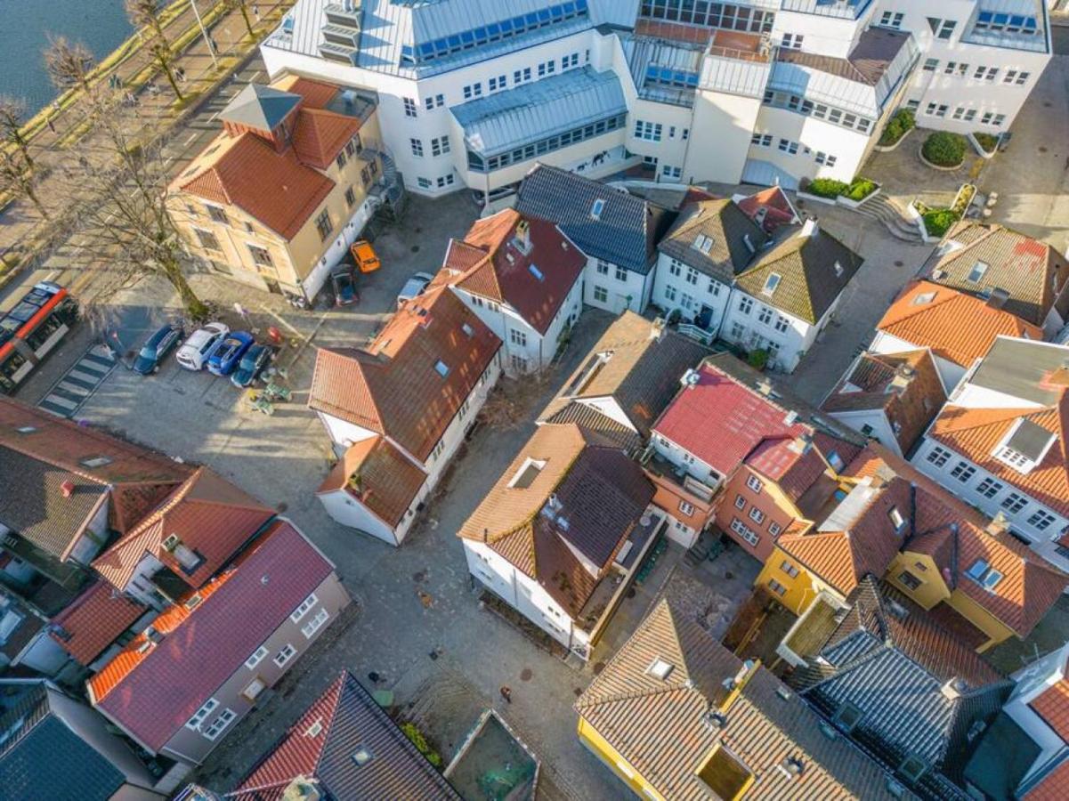 Dinbnb I Cozy 1-bedroom Nestled In The Heart Of Apartment
