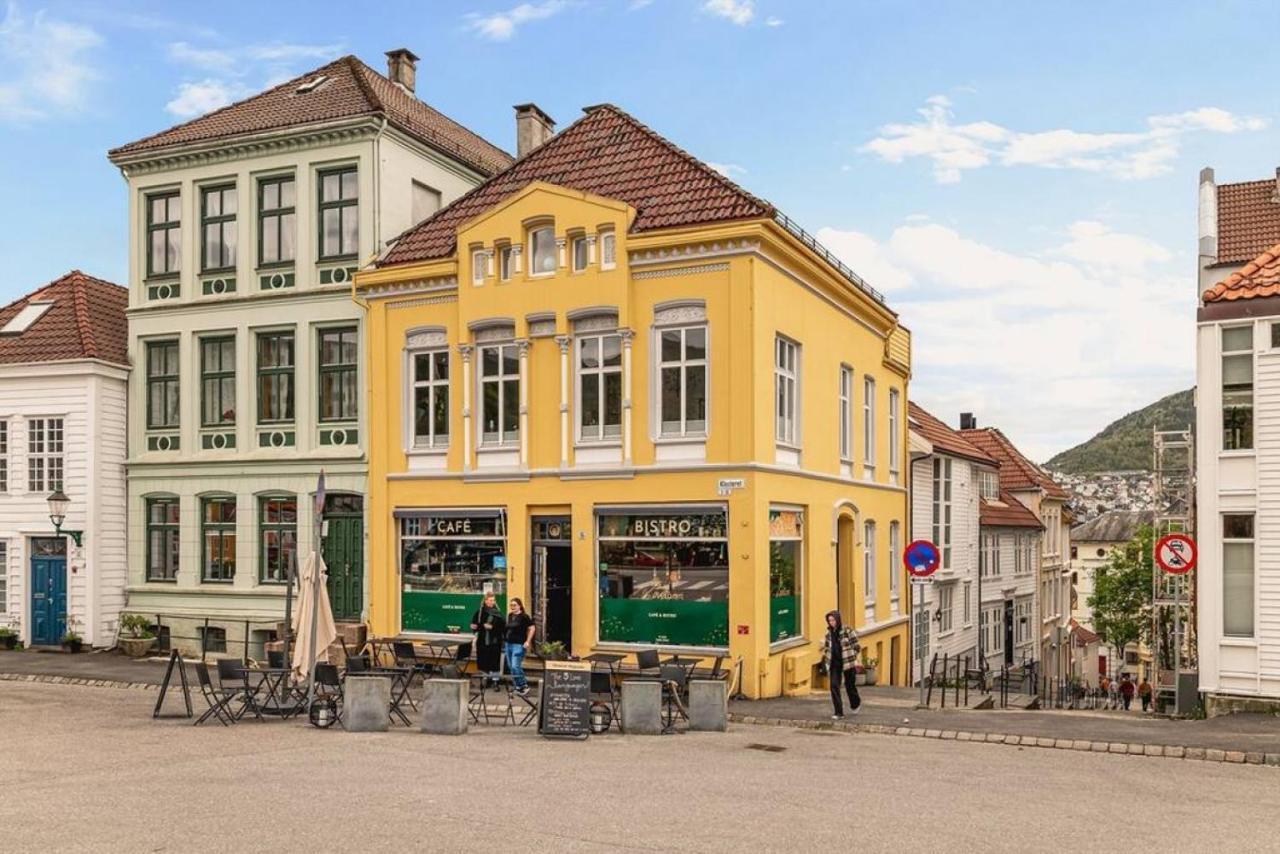 Apartment Dinbnb I Historical Two-floor With Rooftop Panorama I 1645 Heritage *