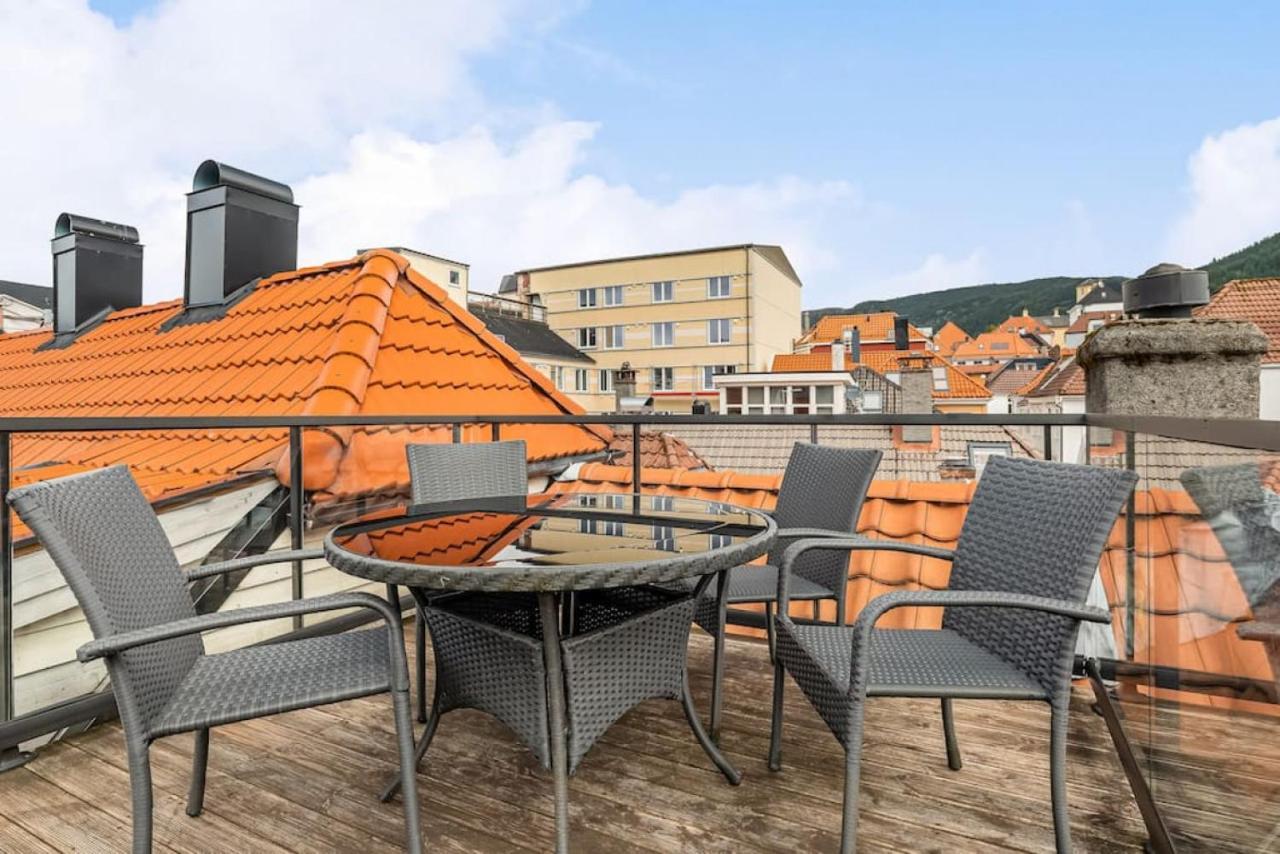Dinbnb I Historical Two-floor With Rooftop Panorama I 1645 Heritage * Bergen