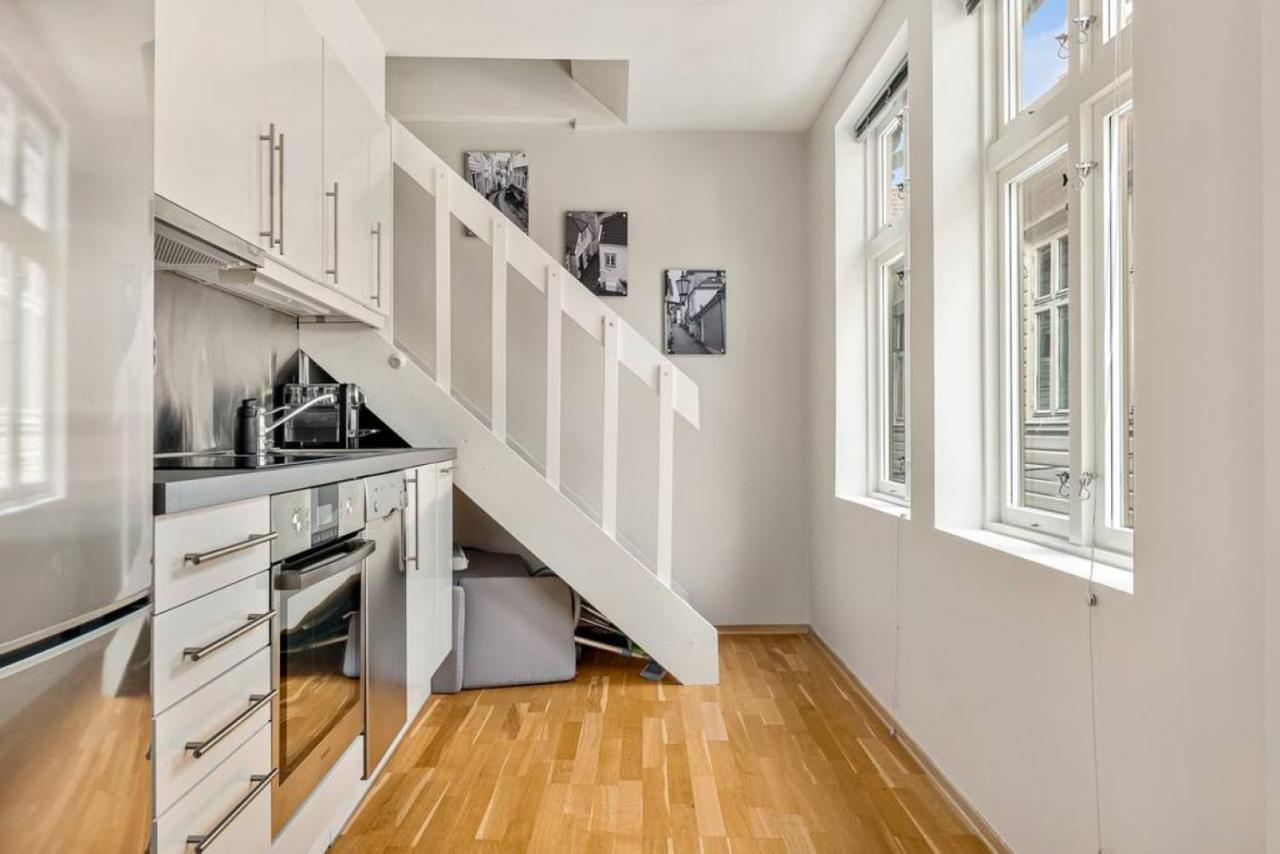 Dinbnb I Historical Two-floor With Rooftop Panorama I 1645 Heritage Apartment Bergen