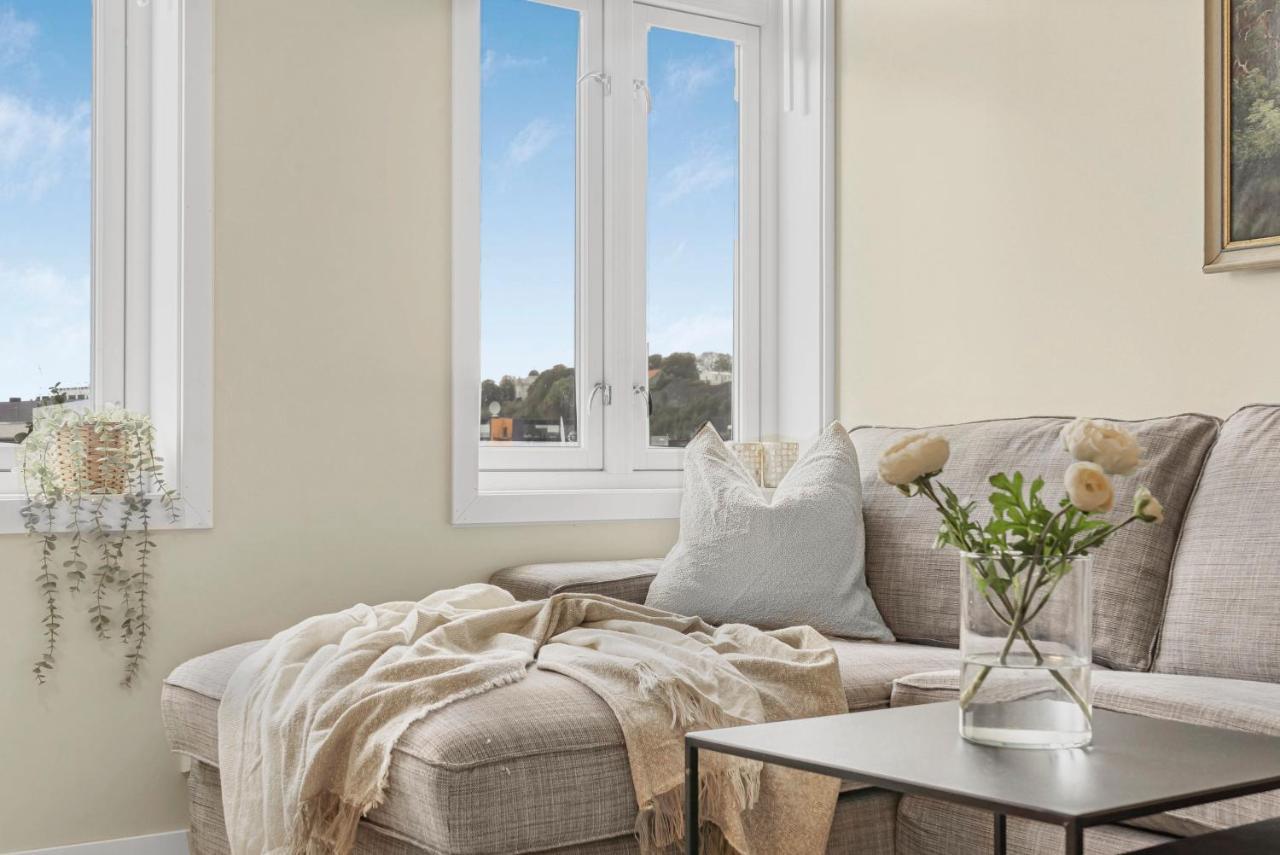 Apartment Contemporary City-apartement With Views Of The Dock! Bergen