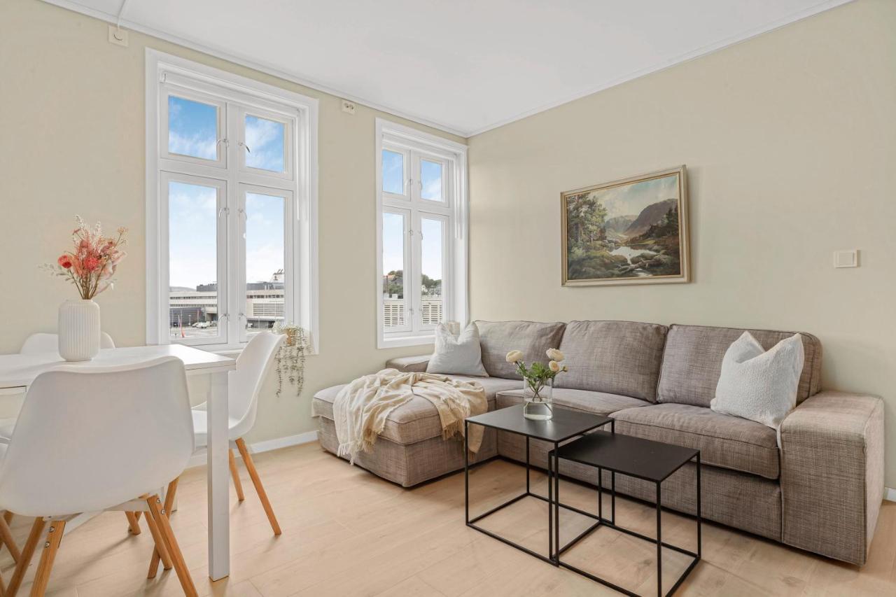 Apartment Contemporary City-apartement With Views Of The Dock! Bergen