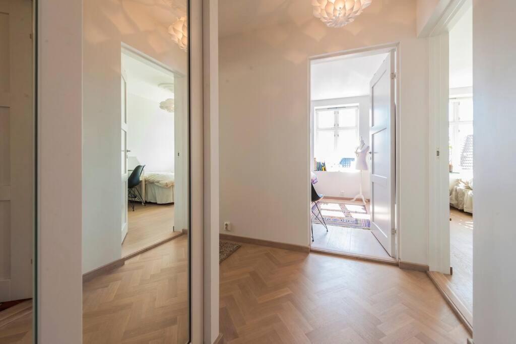 Stunning View Of The City Of Fjords Apartment *
