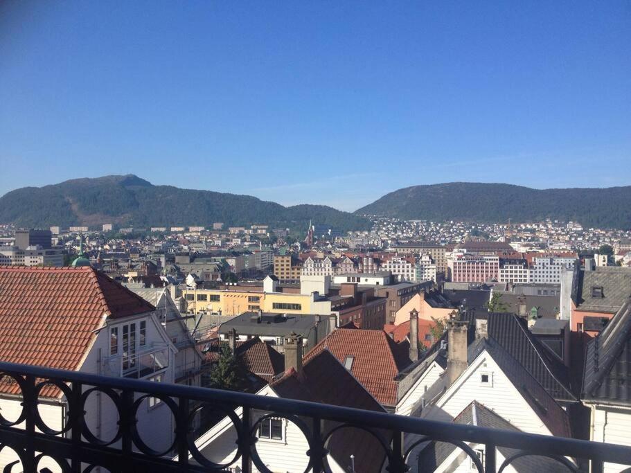 Stunning View Of The City Of Fjords Apartment *
