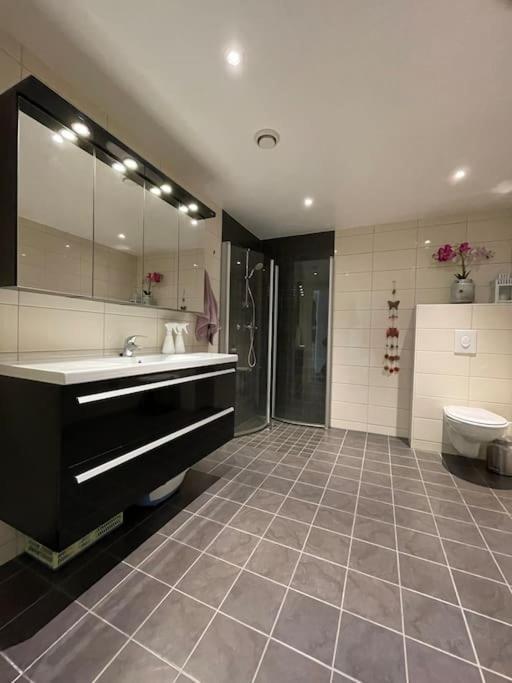 Apartment 84m2 3 Sleeping Which Direct Traffic To Airport And Center Bergen