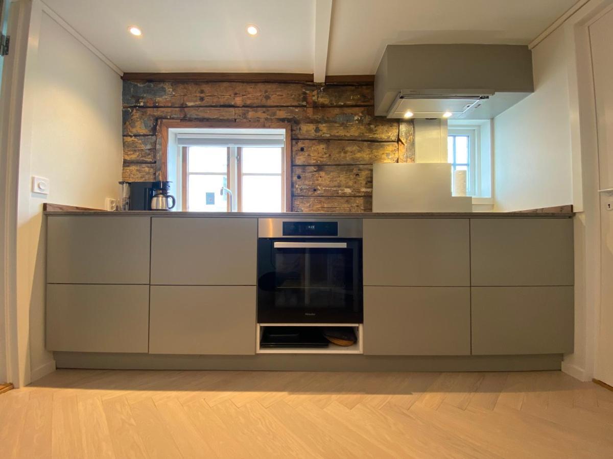 Entire Renovated Apartment From 1780 With Kitchen, Bath, Bedroom, And Living Room In Skuteviken Apartment Bergen