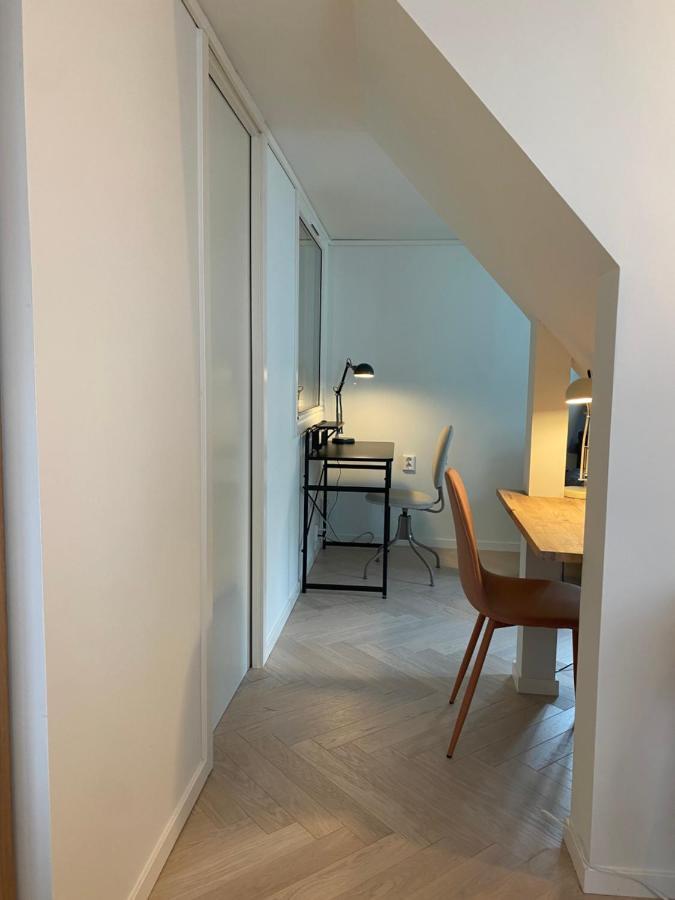 Entire Renovated Apartment From 1780 With Kitchen, Bath, Bedroom, And Living Room In Skuteviken *