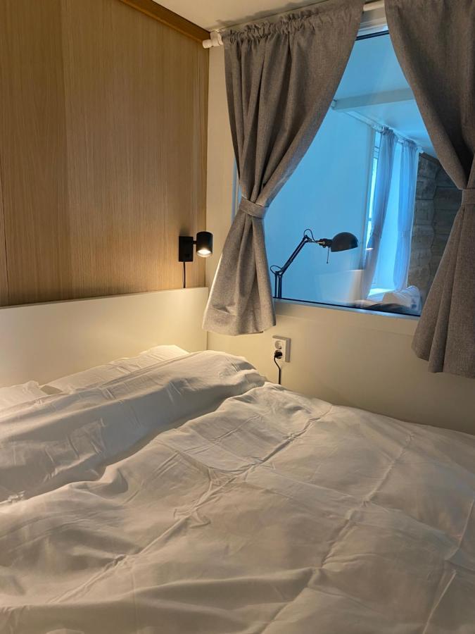 Entire Renovated Apartment From 1780 With Kitchen, Bath, Bedroom, And Living Room In Skuteviken Apartment Bergen